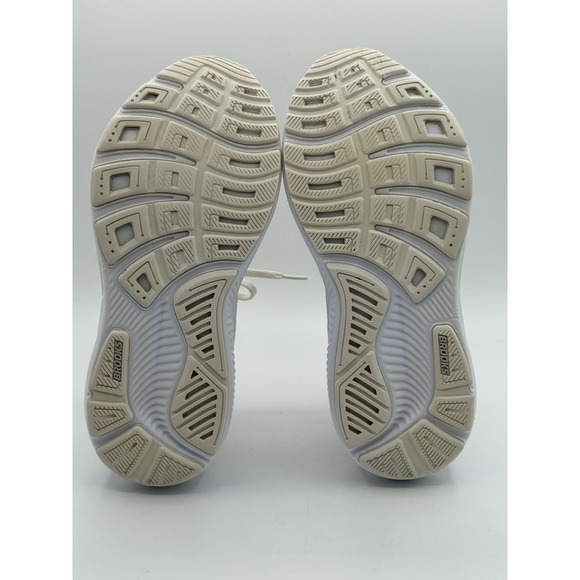 Brooks Ghost 17 Women\'s Neutral Running Shoe White/White/Grey Size 8 WIDE (D)